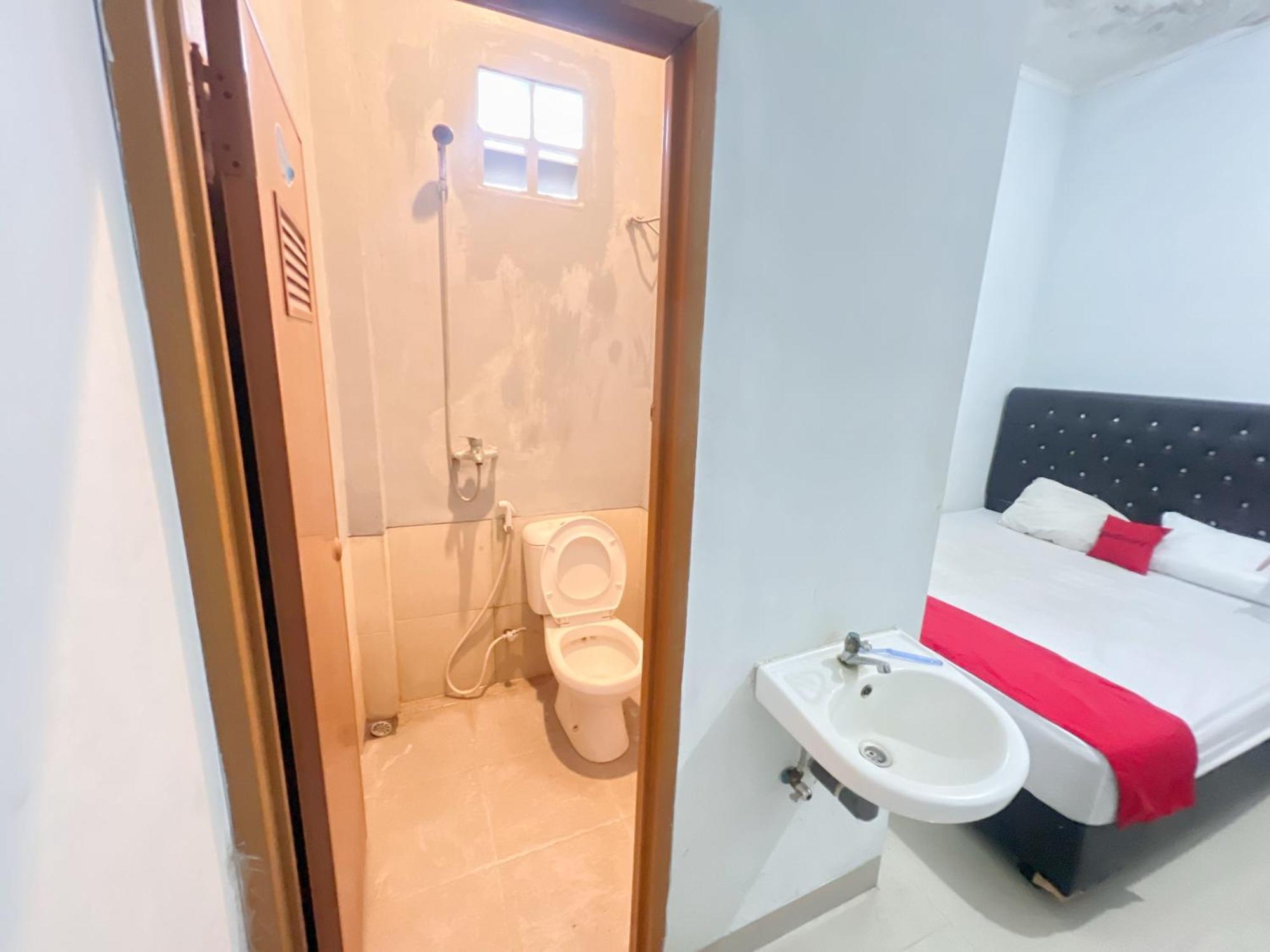 Reddoorz At Kay Residence Waydadi Lampung Bandar Lampung Exterior foto